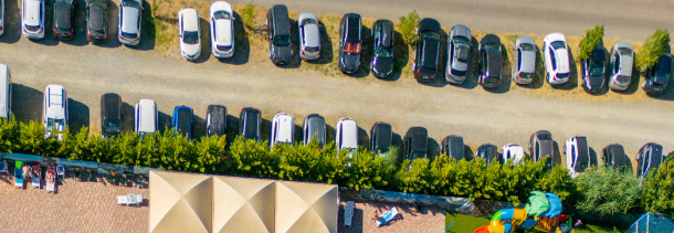 parcheggio auto interno al Minerva Club Resort non custodito.